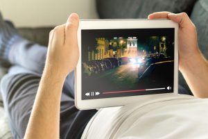 How to Watch Online Movies with Your Friends and Family